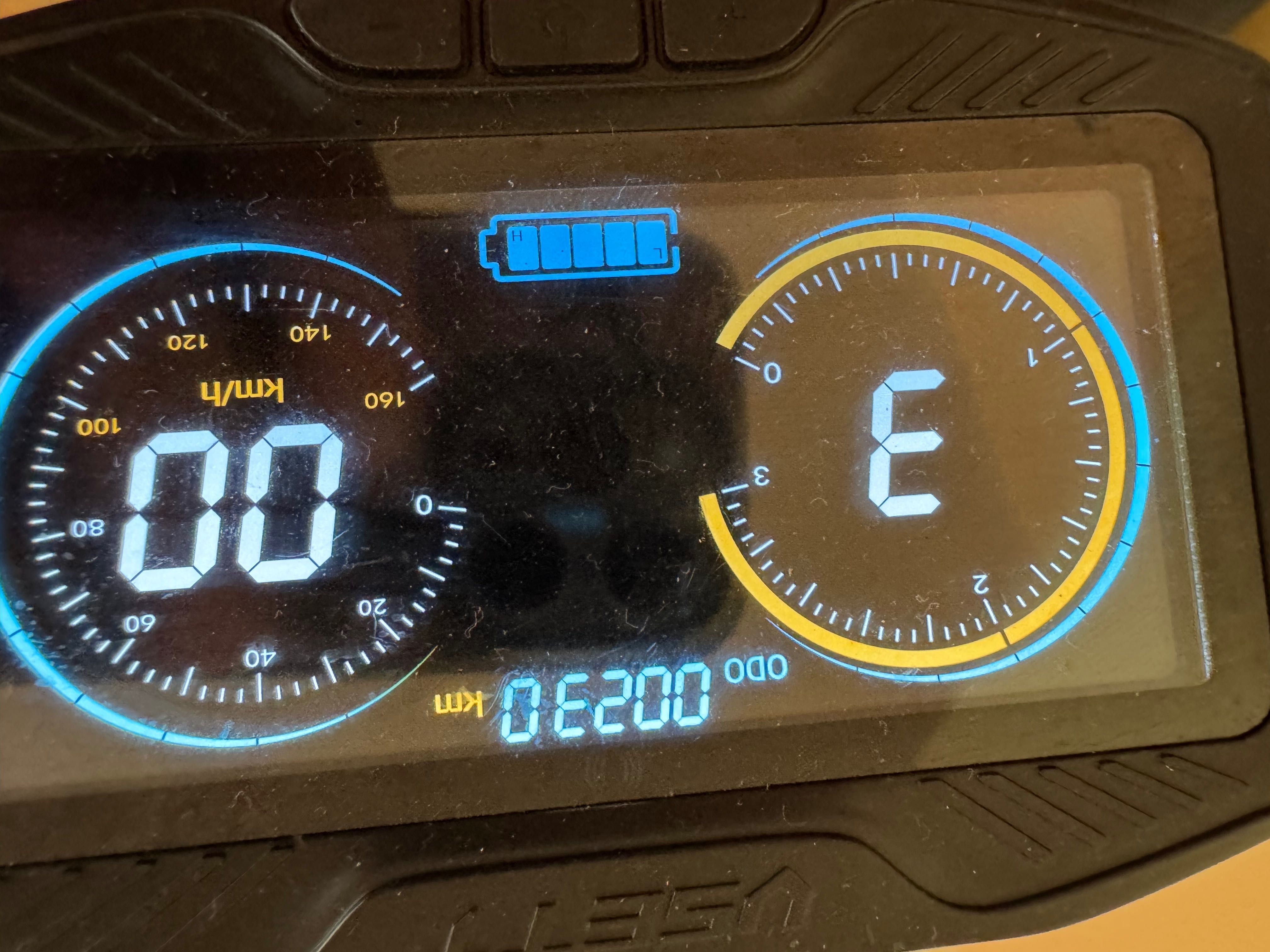 Електрическа тротинетка Vsett 9+ New display 48V 15,6Ah 2х650W