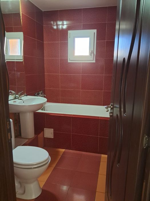 Vand apartament 3 camere