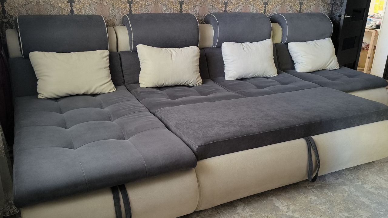 Продам Диван, длина примерно 4 метр