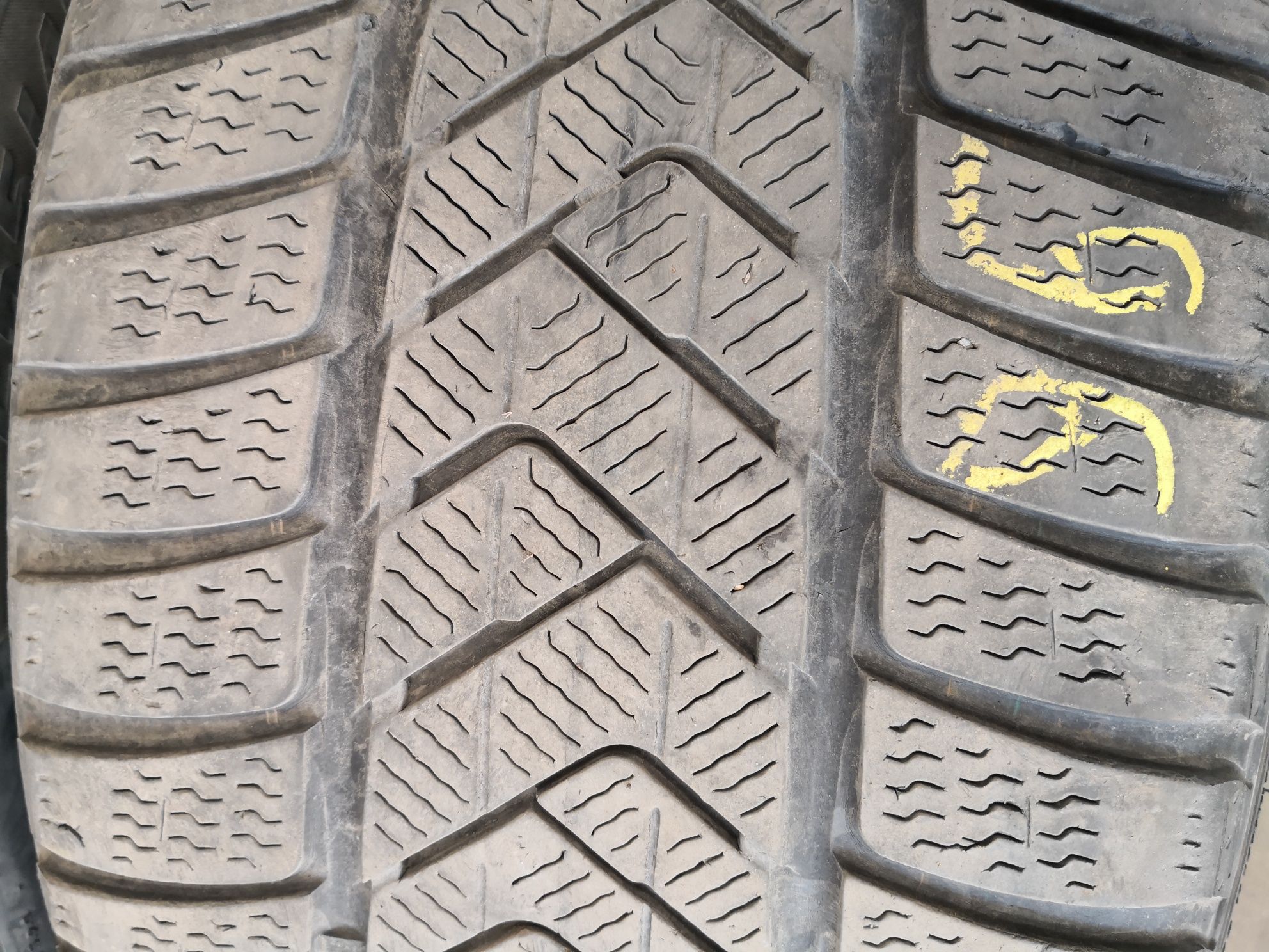 265 40 20 цола гуми Pirelli