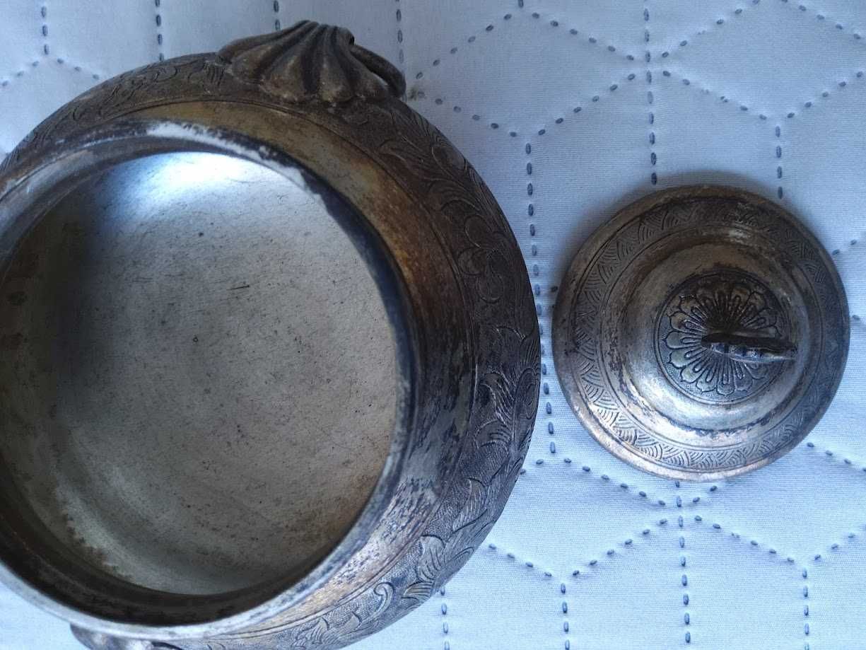 Продавам Сервиз метален, посребрен