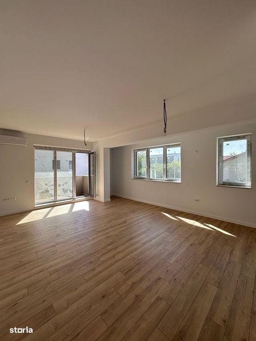 Metrou Aparatorii Patriei-2 Camere+Curte 35 mp