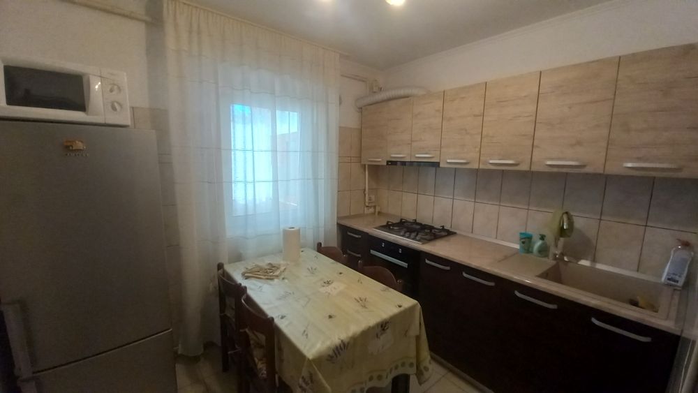 Închiriez apartament Curtea de Argeș