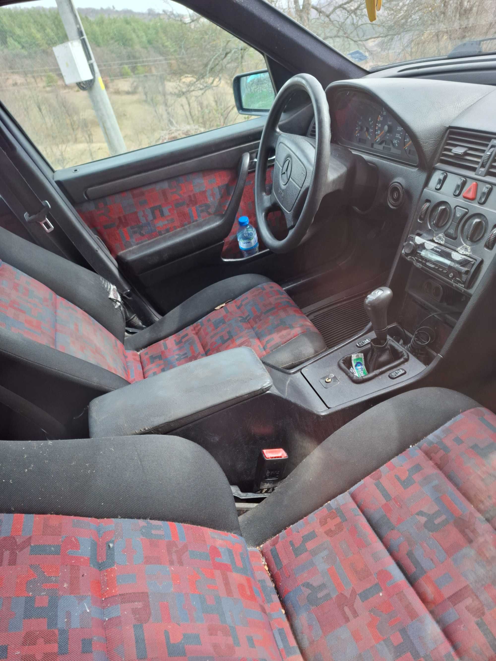Продавам Mercedes C180 на части