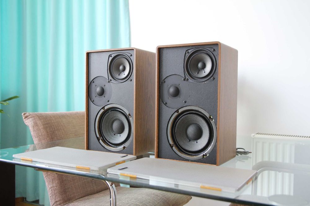Summit SAX 777 , 50/70 Wati 8 Ohmi 30 - 25 000 Hz