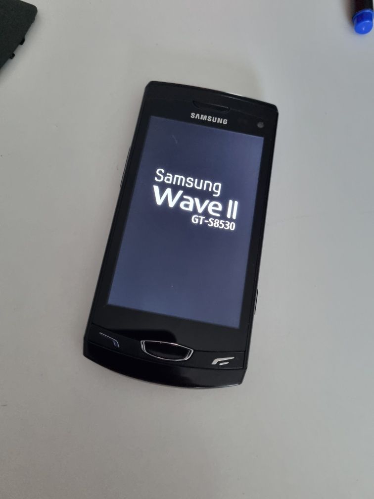 Telefon cu touchscreen wave ll GT - S8530