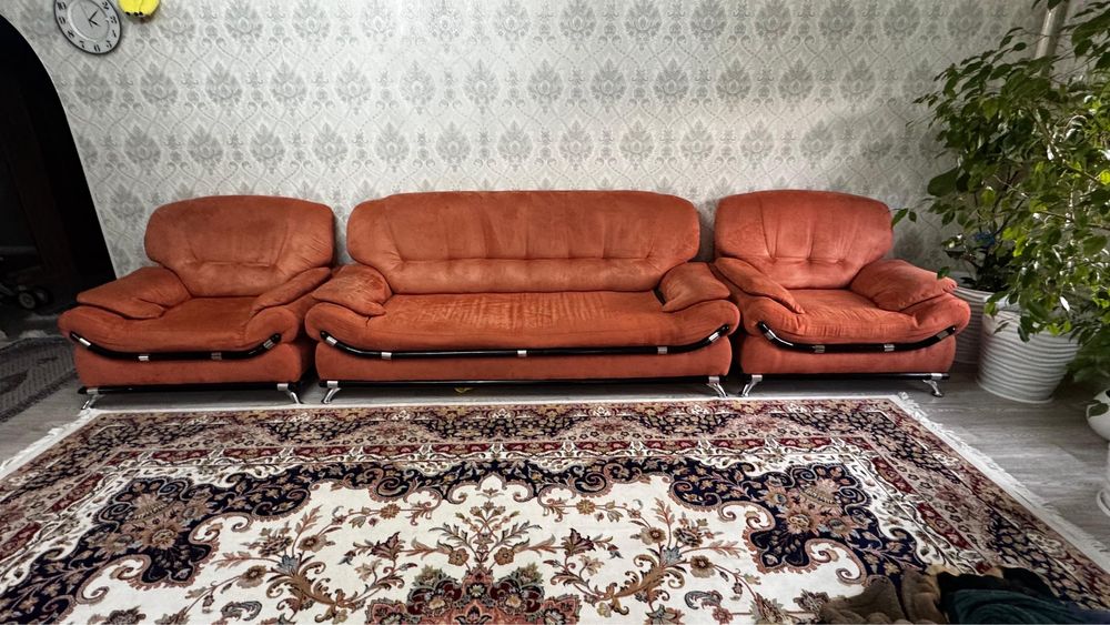Диван мягкая и кресло как новая