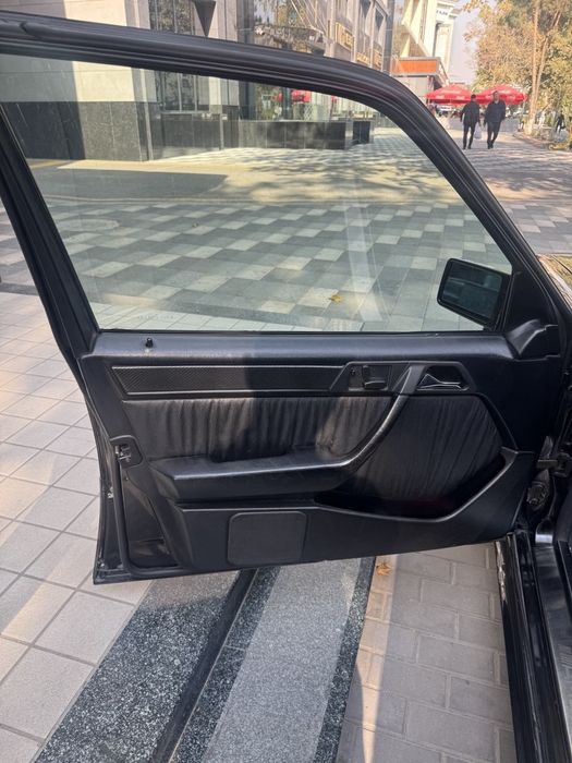 W124 сотилади  104, 3.2