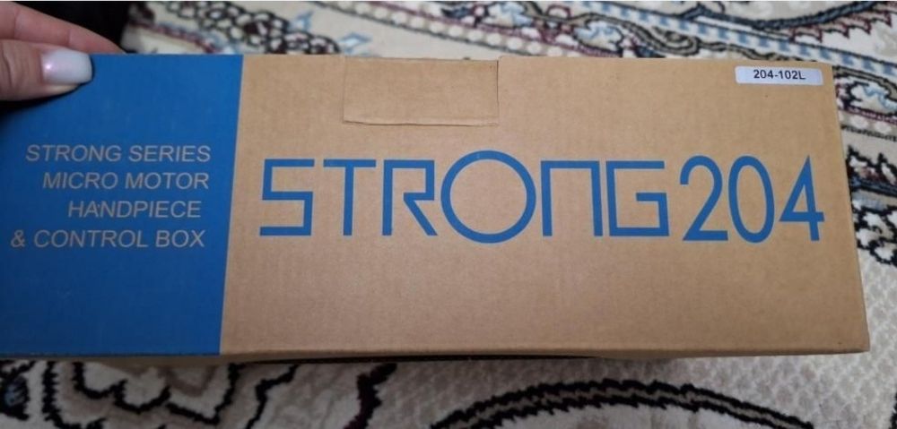 Продаётся набор для наращивания ногтей.