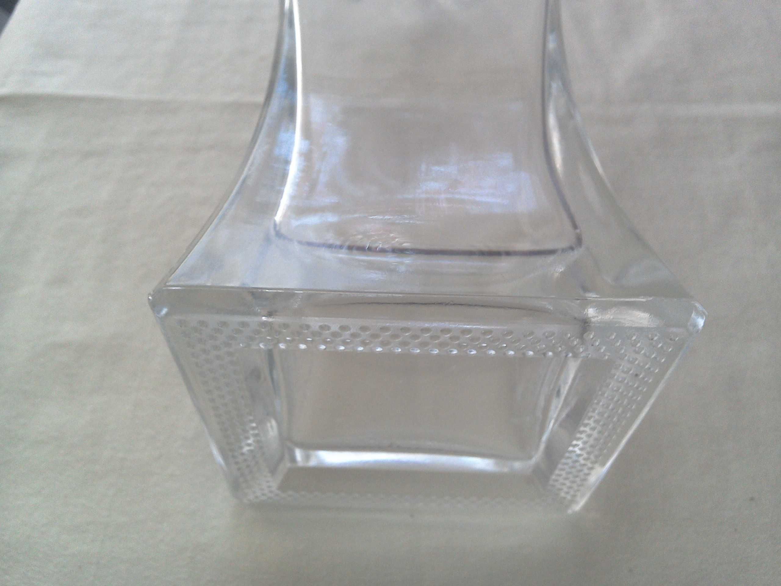 Sticlă decantor cristal gros - 700 ml, formă artdeco, 24 cm cu dop