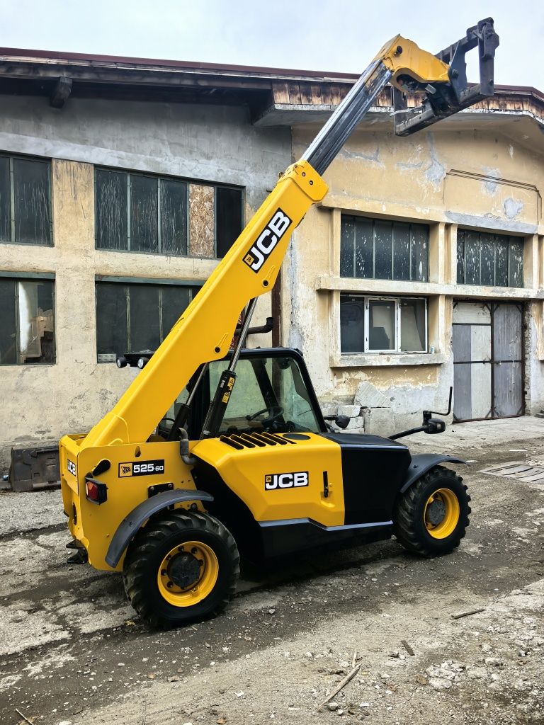 JCB încărcător telescopic Manitou
