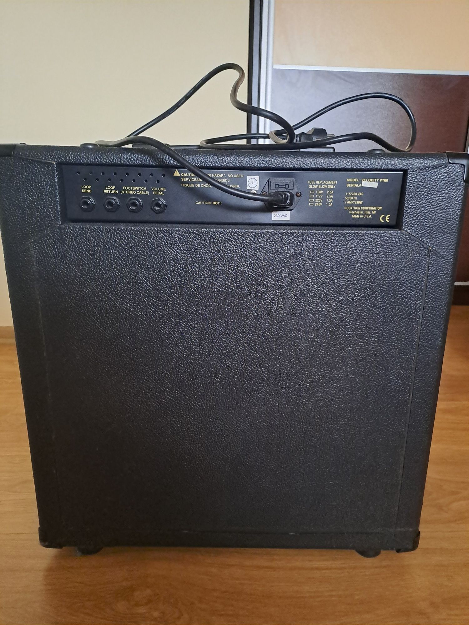 Rocktron velocity VT60 комбо за китара