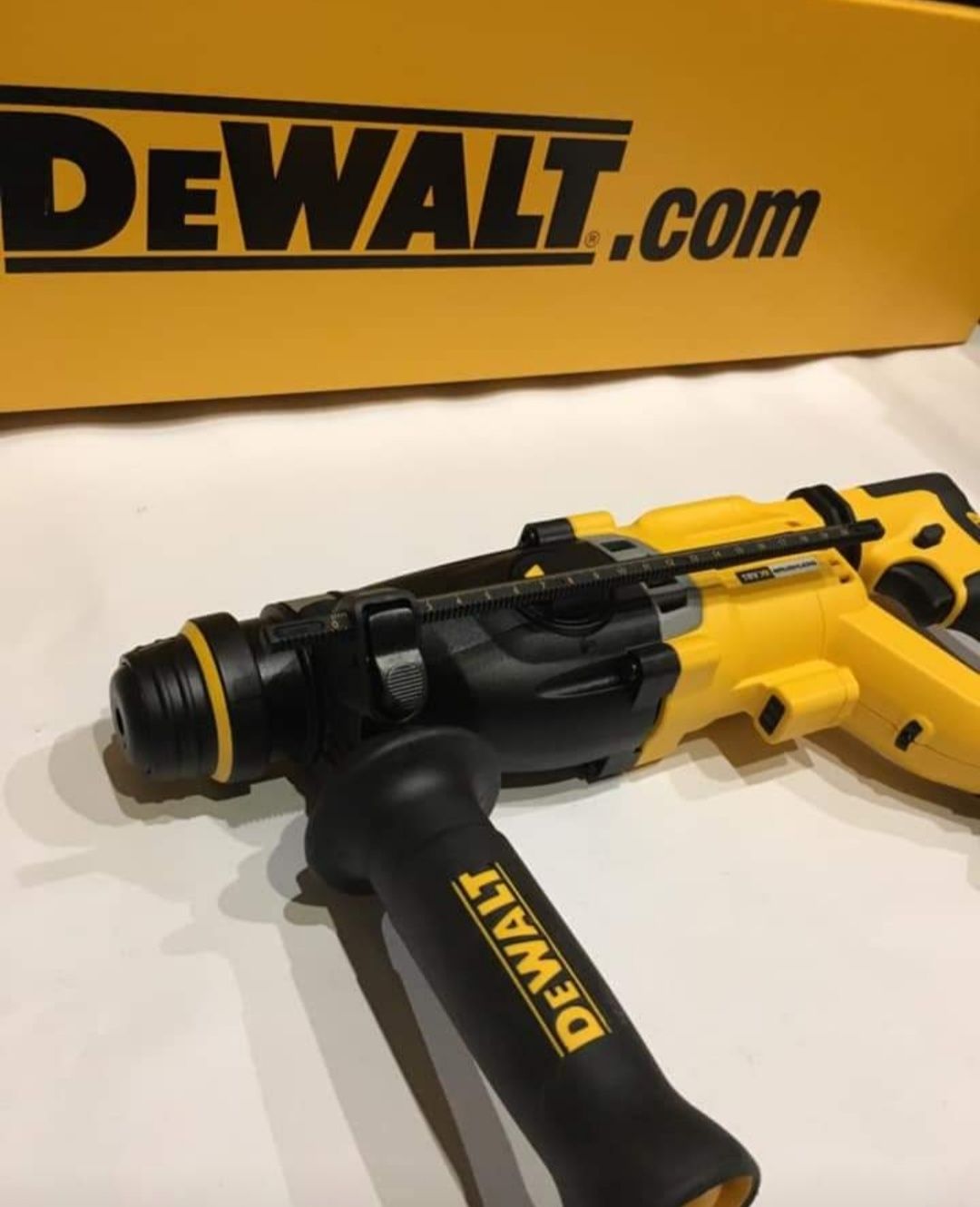 Перфоратор DeWALT DCH263/18V XR BRUSHLESS/Безчетков 3.0J