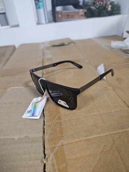 Дамски и мъжки слънчеви очила