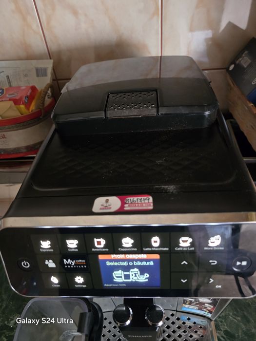 Vând espressor Philips seria 4300,latte go