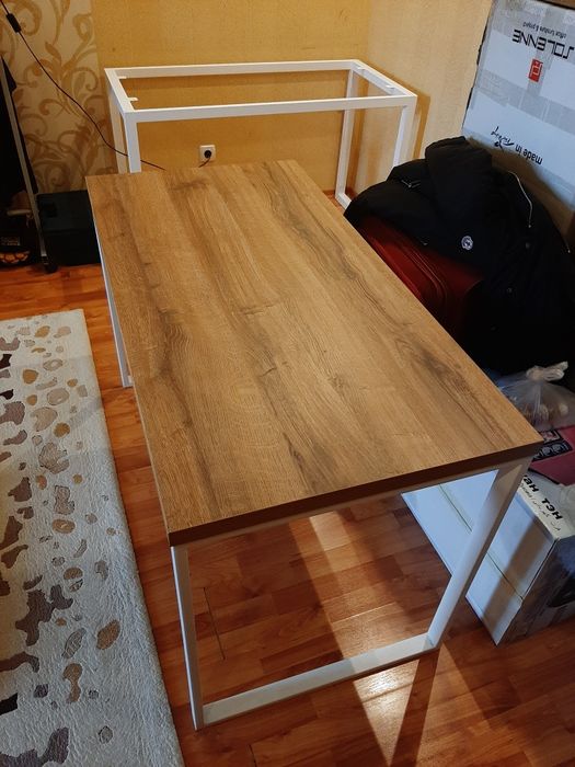 Продам стол для школьника