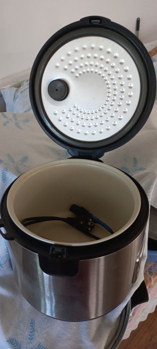 Продам мультиварку в отличном состоянии