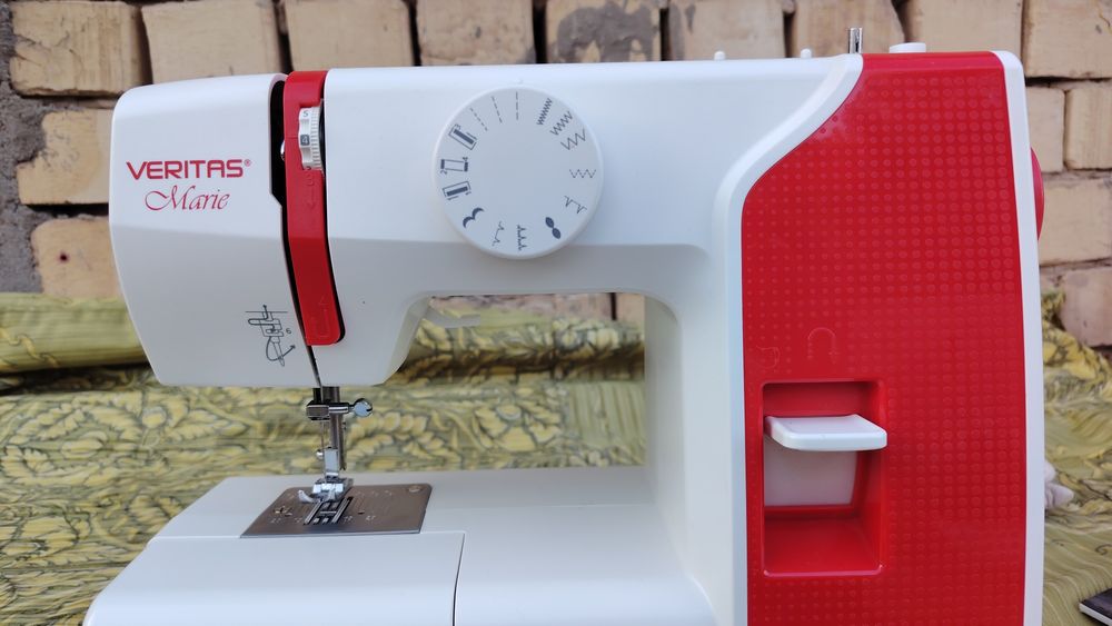 Продаётся швейная машинка