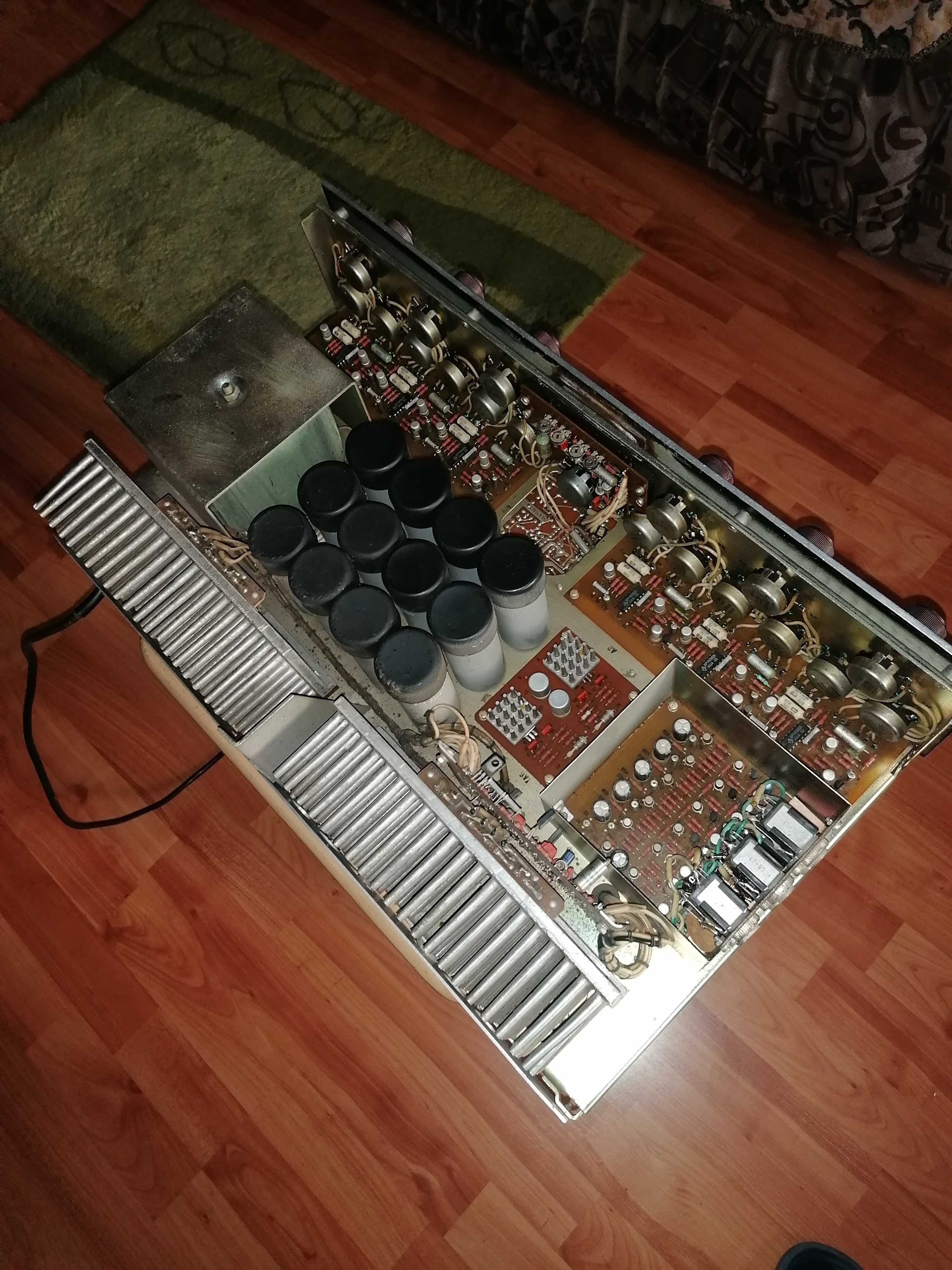 Set  Amplificator ,cu Reverb si Microfoane