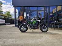 Kawasaki Z900 -0km pret livrare prin EST BIKE Campina