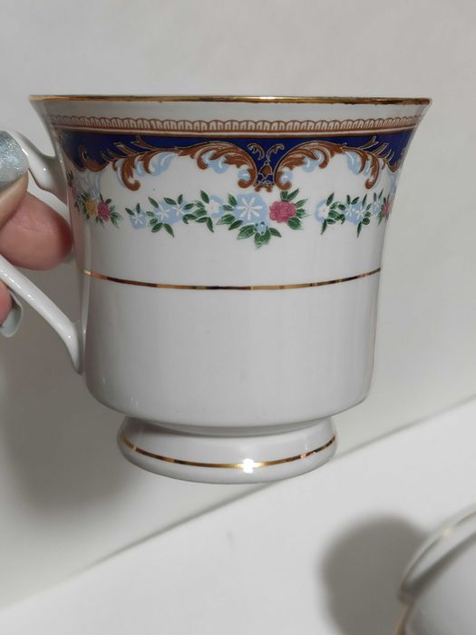 Чашки с блюдцами, 8 персон