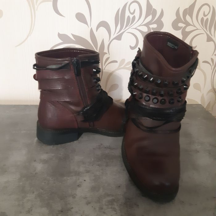 Vand cizme damă marimea 38