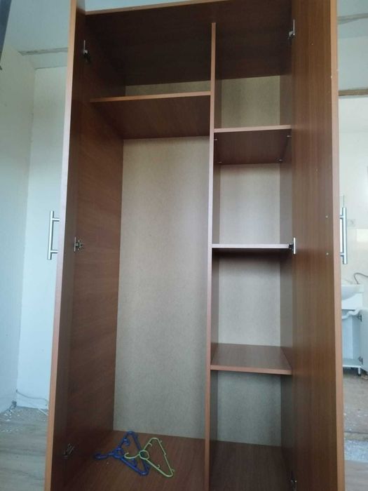 Vând mobila dormitor(pat dublu, noptiere, dulap)