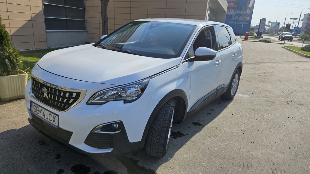 Vând Peugeot 3008