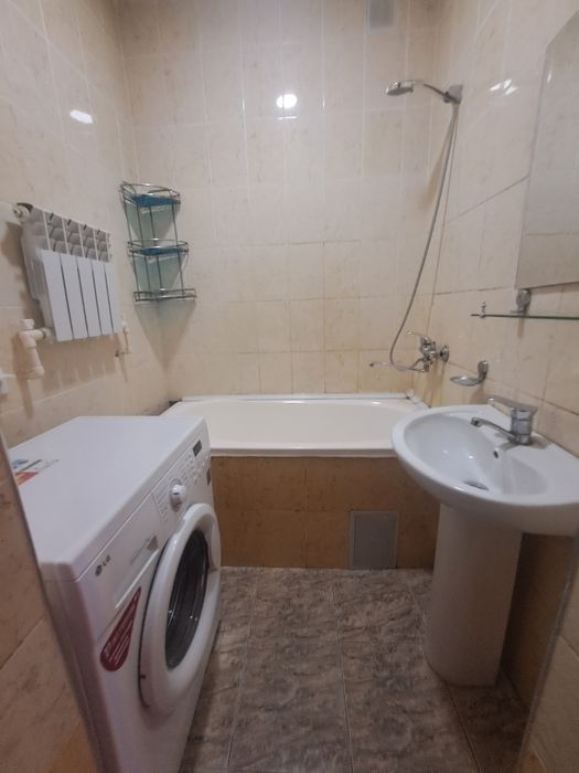 Срочно Яшнобод олмос махаллада квартира сотилади