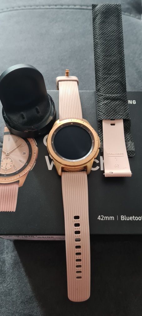 Samsung galaxy watch rose gold