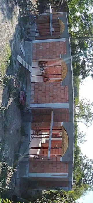 Vând sau schimb cu auto,teren intravilan+casă în constructie