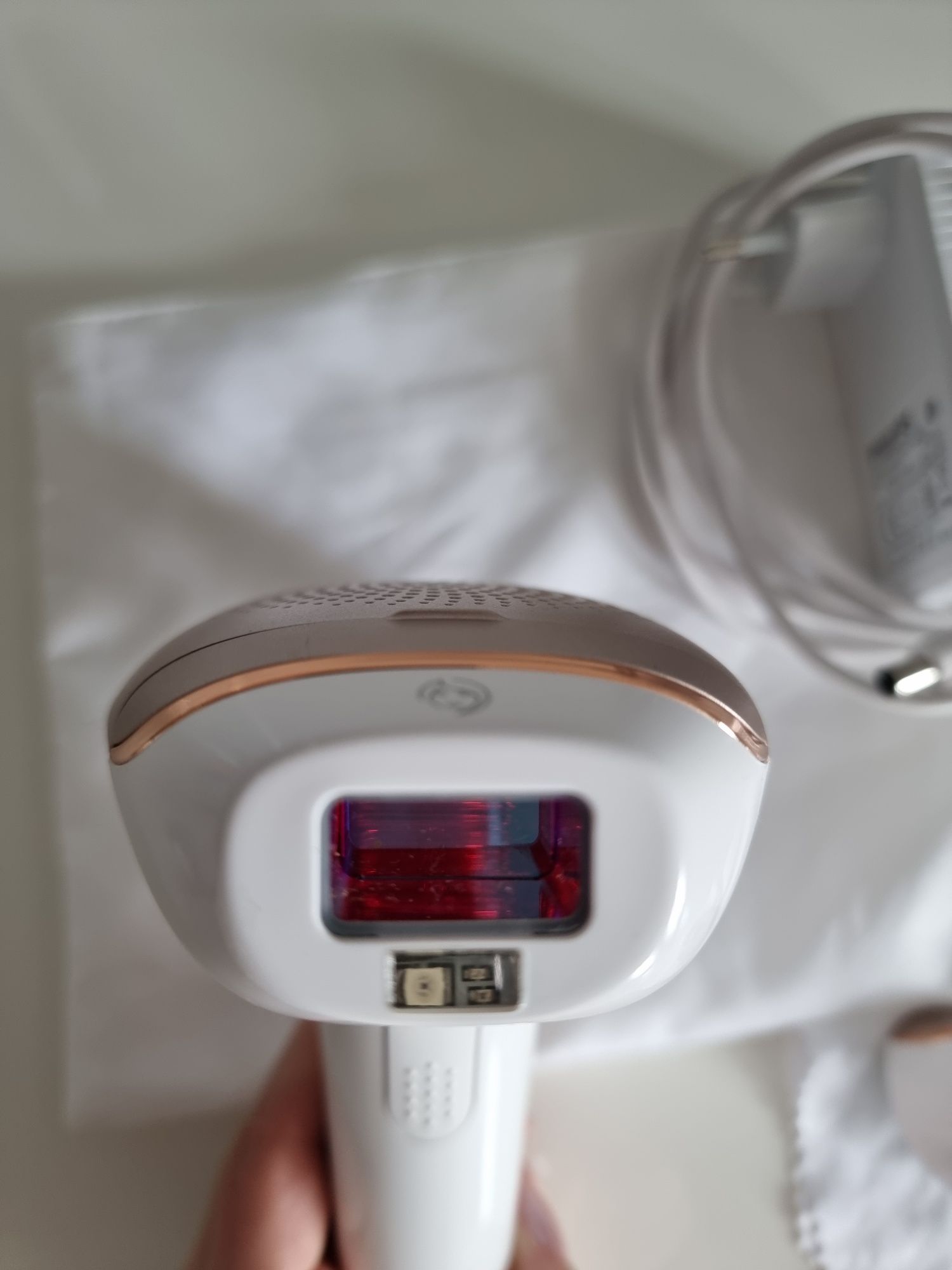 Фотоепилатор Philips Lumea