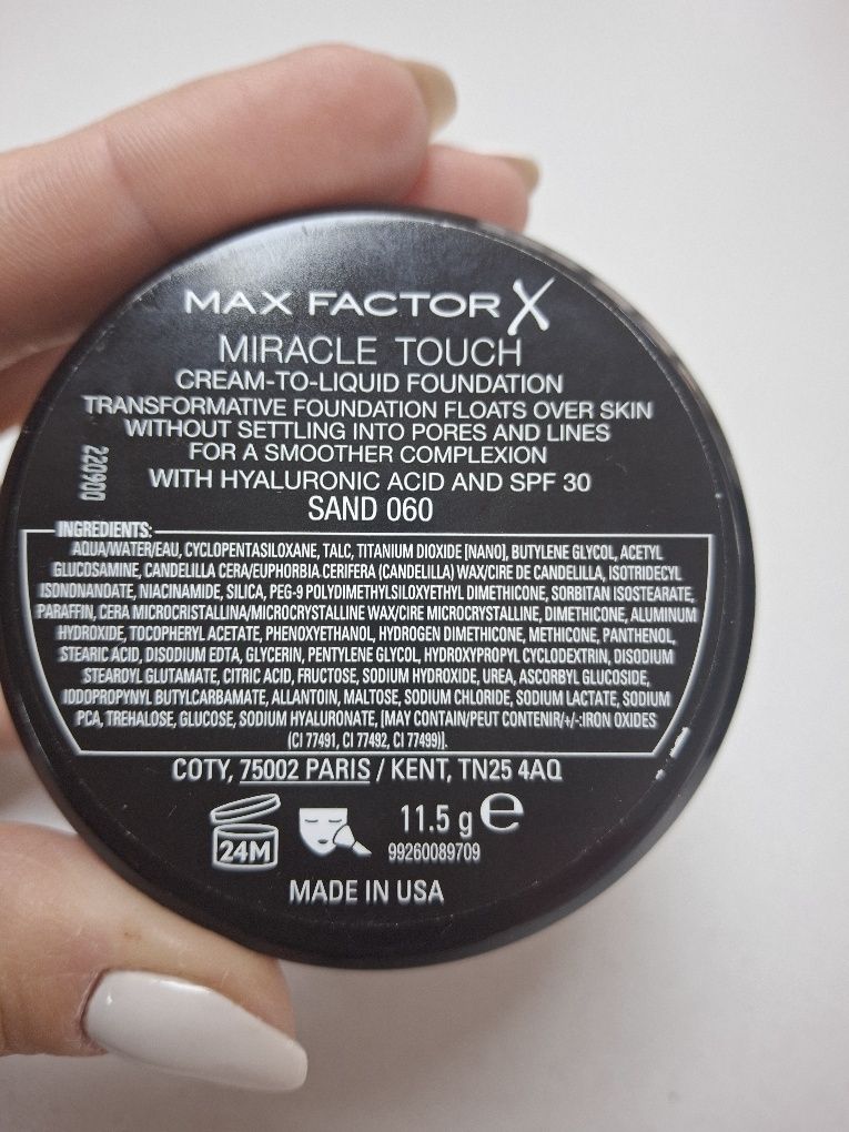 Компактен фон дьо тен Miracle touch- Max factor