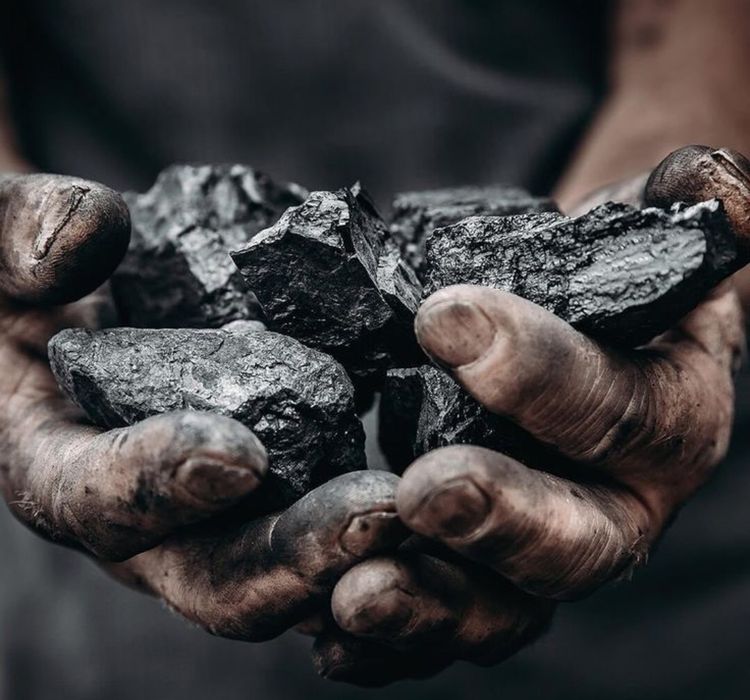 Перекидываю уголь лопатой 
2 тон - 4000 тн
3 тон - 5000 тн
4 тон - 700