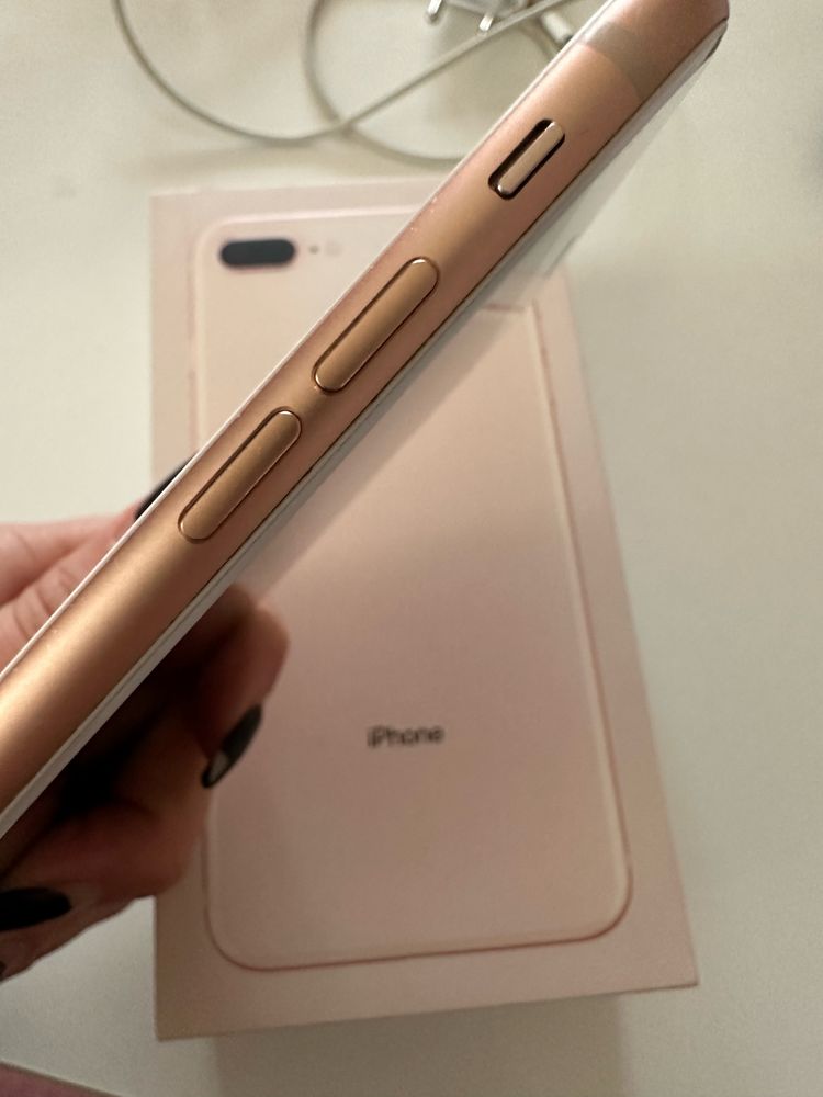 В отлично състояние! iPhone 8 plus, 64GB, rose gold,