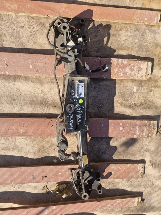 Porsche Cayenne 9Y 2020 теглич