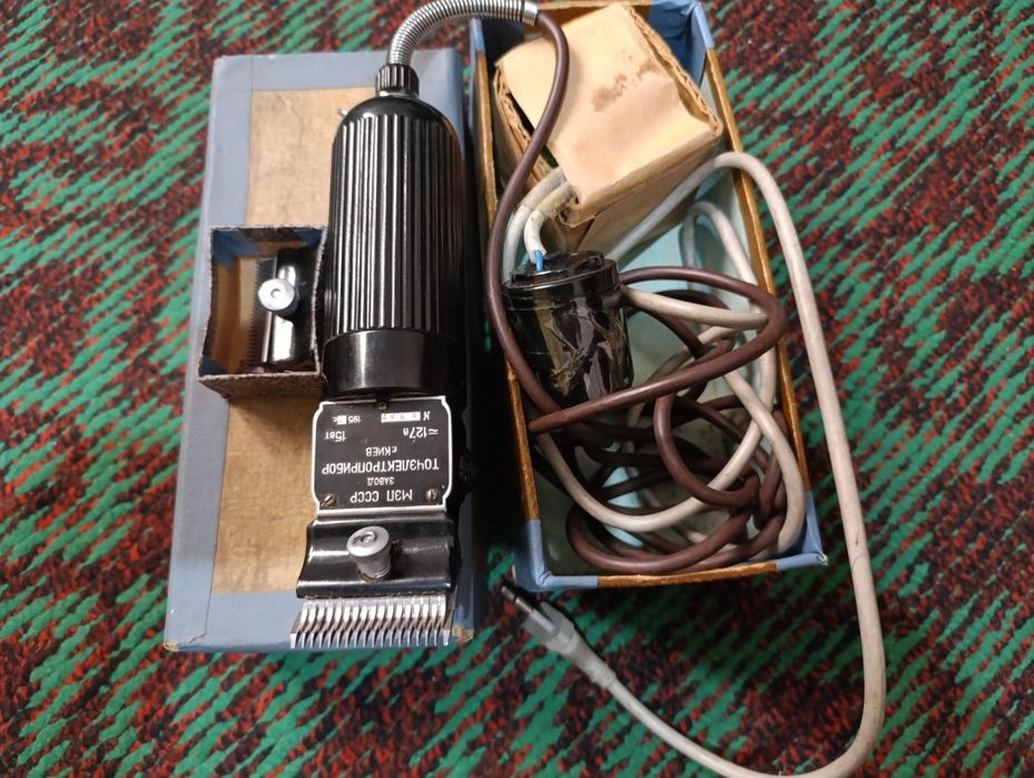 Машина для стрижки волос.( Производство СССР).