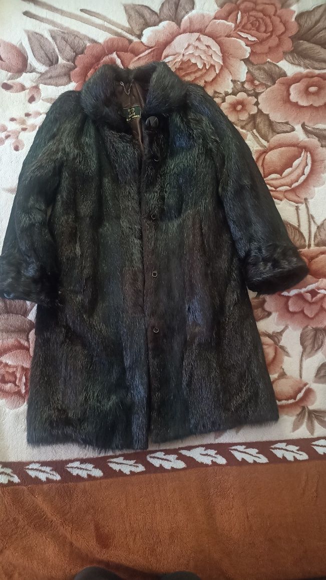 Продам женскую шубу. Натуральная.