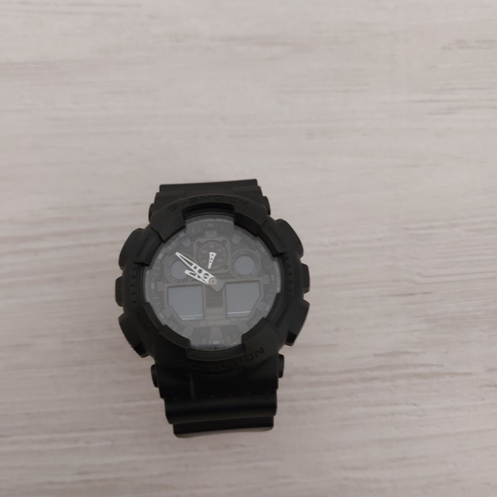 Часовник Casio G-Shock GA-100