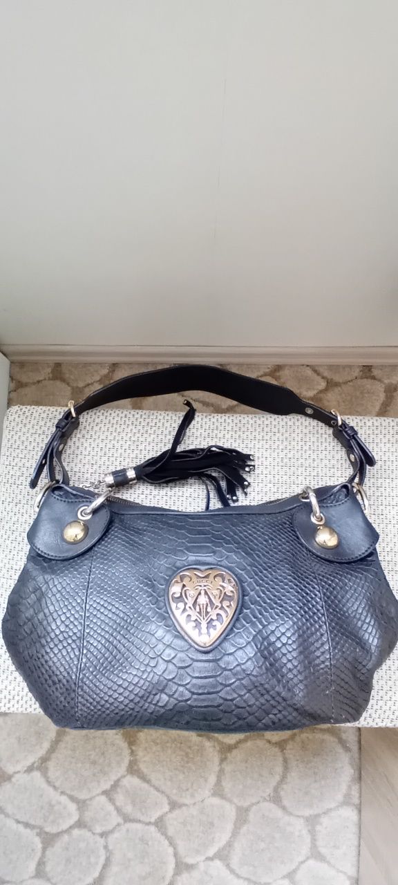 Продавам чанта Gucci