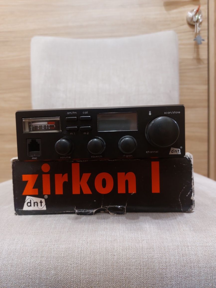 Радиостанция dnt Zirkon 80.