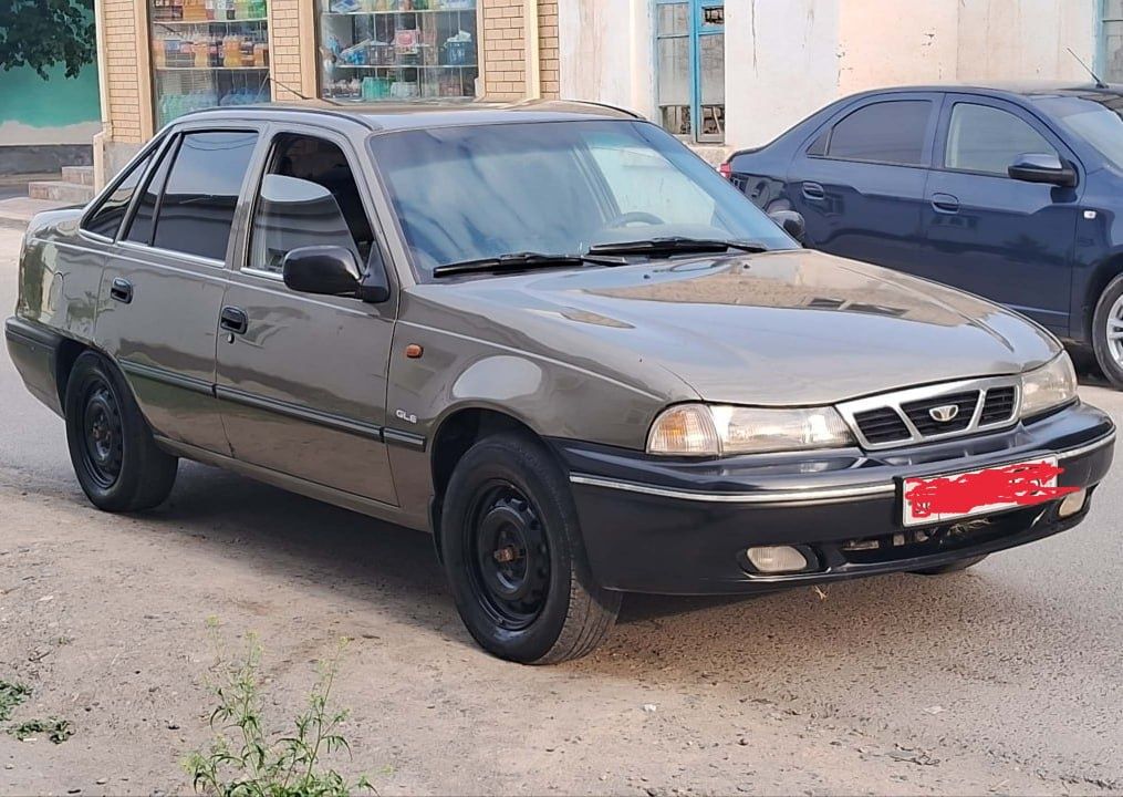 Neksiya 1 sotiladi 2000 yil