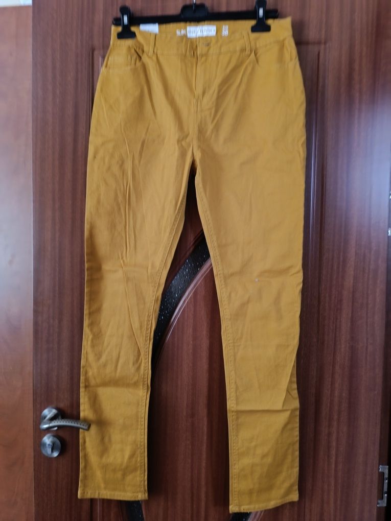 Pantaloni noi mărime 38
