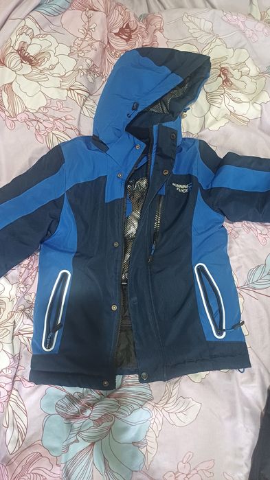 Костюм зимний+варежки в подарок