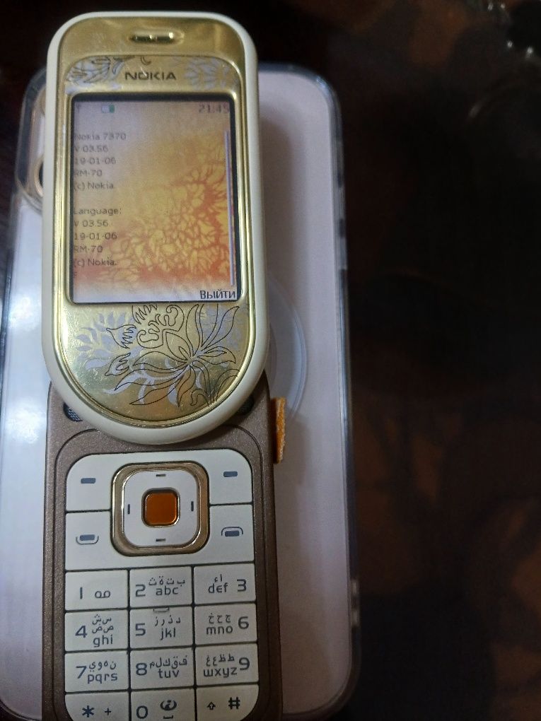 Assalom alekum telefon sotiladi Original Nokia 7373 Golden Flowers