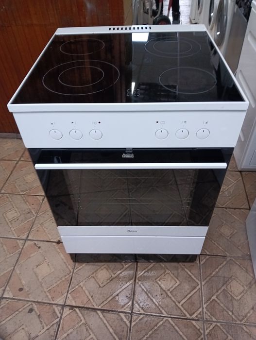 Свободно стояща печка с керамичен плот Gram 2 години гаранция!