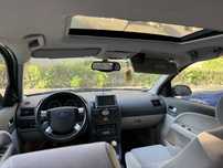 Ford Mondeo albastru