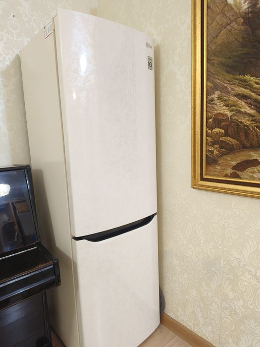 Холодильник LG б/у, 130 000 т