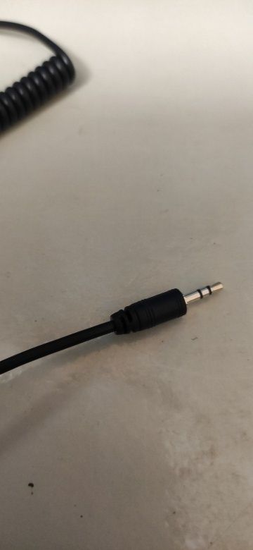 Универсален свързващ кабел към 2.5 мм жак
