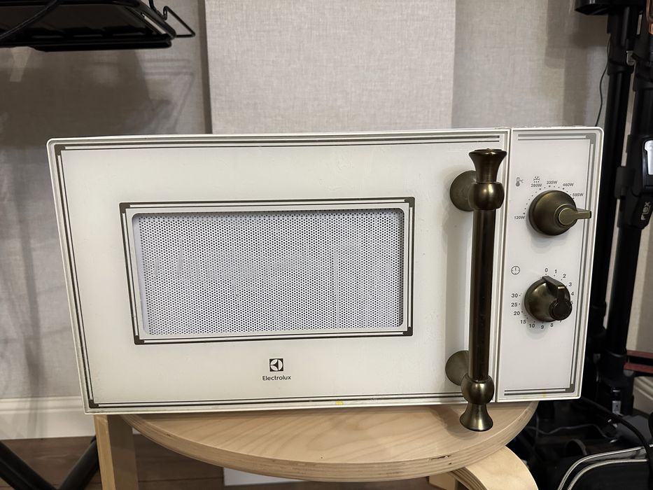 Микроволновка electrolux (требуется ремонт)